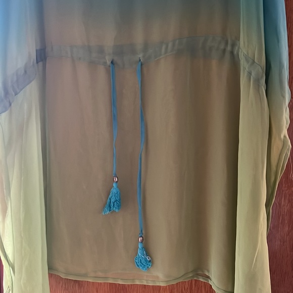 Ombré coverup - Picture 5 of 7